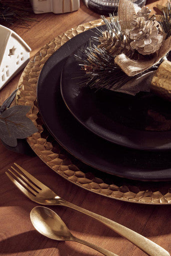 Dia Gold Charger Plate With Hammered Rim