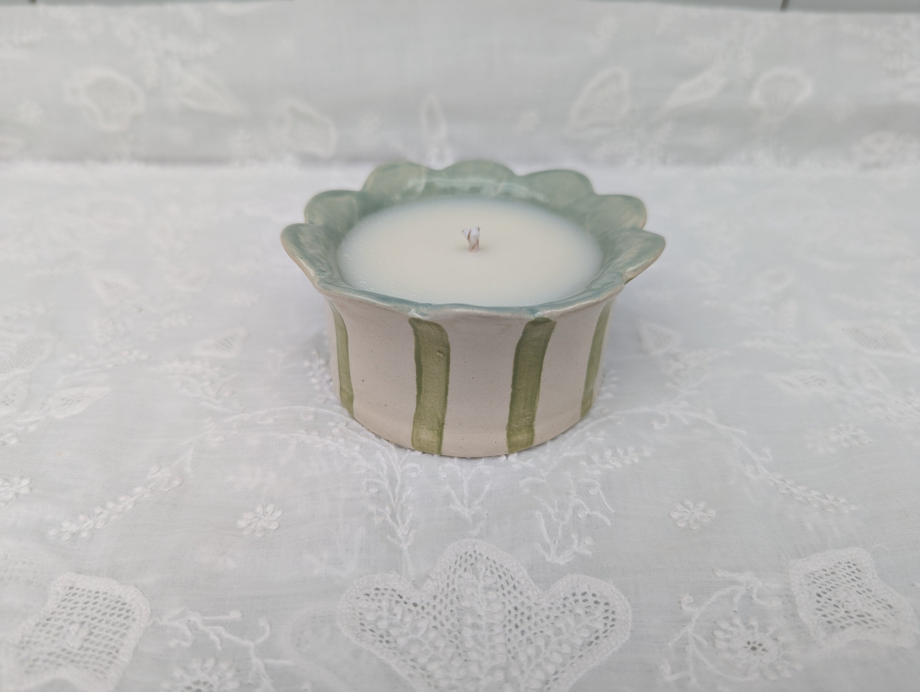 Sea Bramble Ceramics - Daisy travel candle
