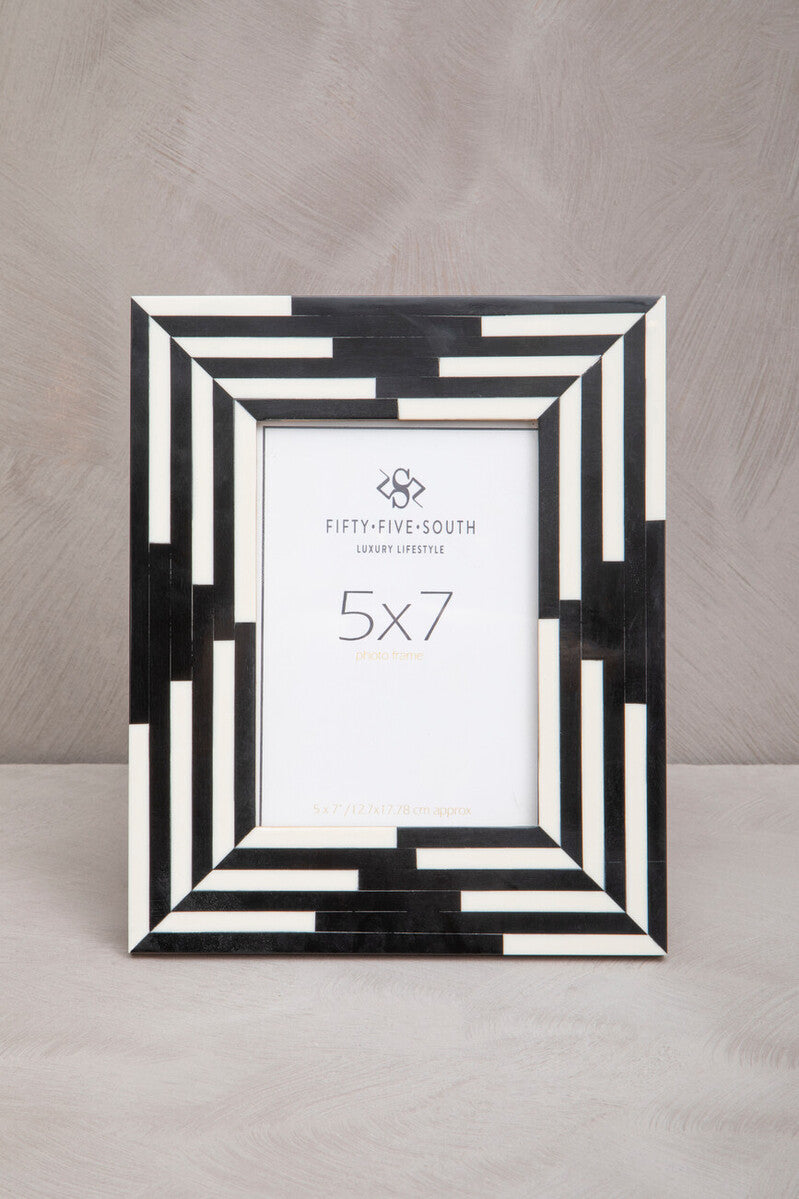 Donato 5In X 7In Black And White Stripe Photo Frame
